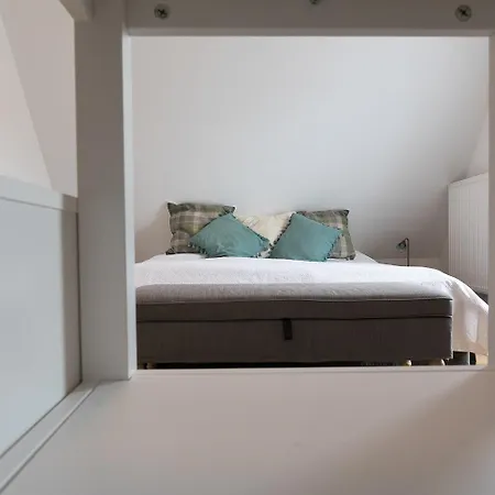 Mintgraz - 1 Bedroom Penthouse