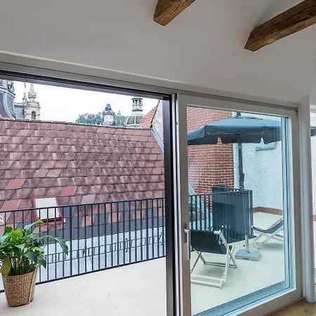 Mintgraz - 1 Bedroom Penthouse Appartement *
